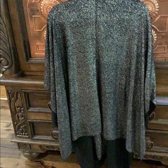 Shawl - Picture 2 of 3